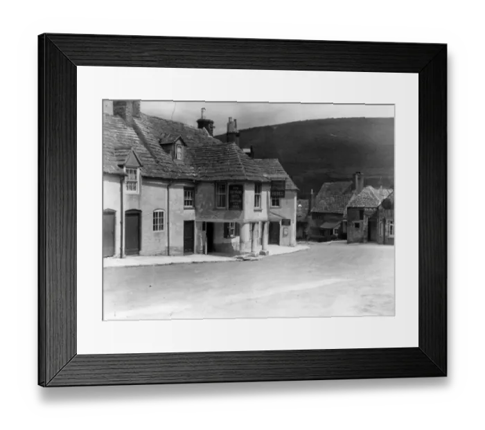 Framed Print : Greyhound Hotel Framed Print : Greyhound Hotel