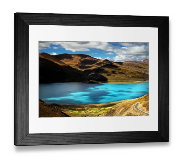 Framed Print : Yamdrok-tso Lake Glowing Blue in Tibet Framed Print : Yamdrok-tso Lake Glowing Blue in Tibet