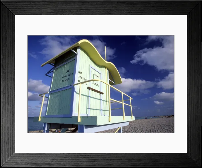 Framed Print : Art deco lifeguard station, Miami, South Beach, FL Framed Print : Art deco lifeguard station, Miami, South Beach, FL