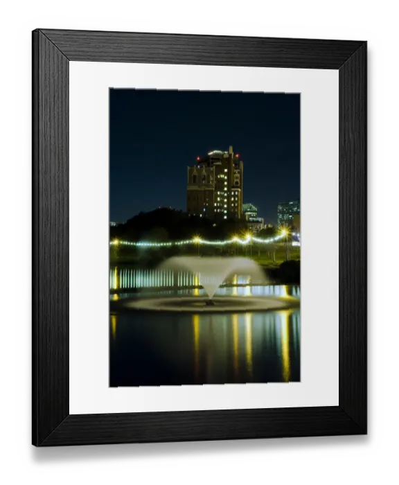 Framed Print : Bellevue-Staten Building at Night Framed Print : Bellevue-Staten Building at Night