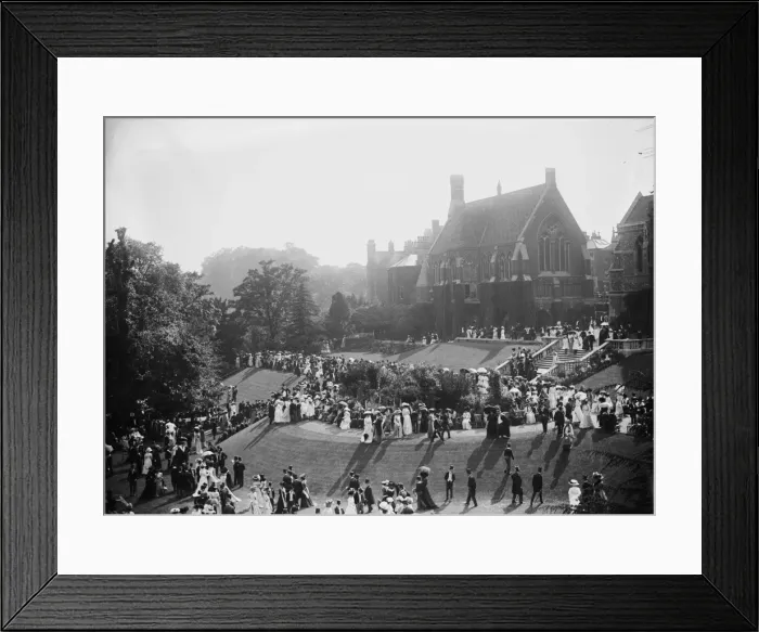 Framed Print : Open Day. circa 1909: Speech Day at Harrow Public School in Greater London Framed Print : Open Day. circa 1909: Speech Day at Harrow Public School in Greater London