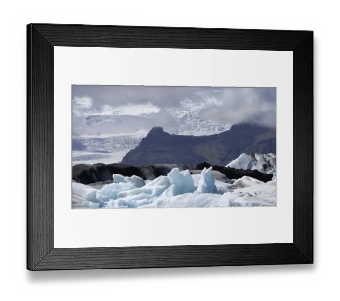 Framed Print : Icebergs in the Jokulsarlon Glacial Lagoon in Iceland Framed Print : Icebergs in the Jokulsarlon Glacial Lagoon in Iceland