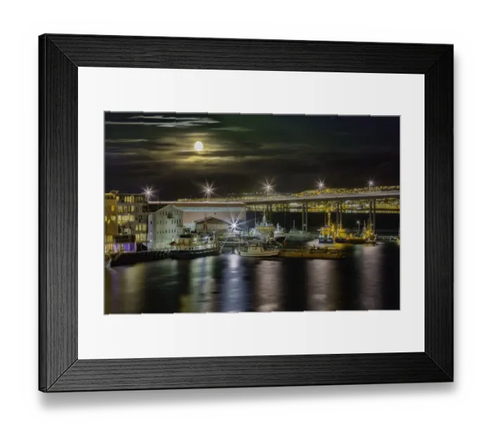 Framed Print : Aurora Borealis and Full Moon Framed Print : Aurora Borealis and Full Moon