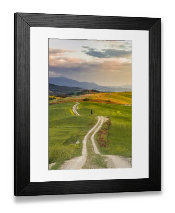 Framed Print : Val d Orcia (Orcia Valley), Tuscany, Italy Framed Print : Val d Orcia (Orcia Valley), Tuscany, Italy