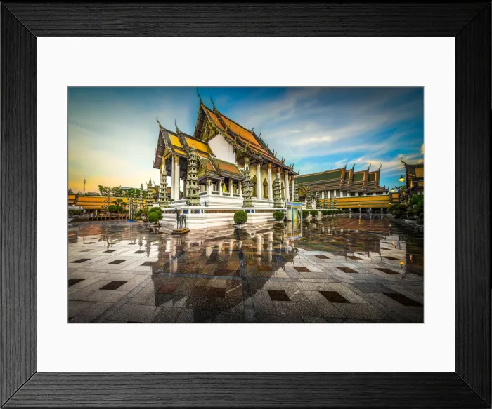 Framed Print : Wat Suthat Thepwararam (Bangkok, Thailand) Framed Print : Wat Suthat Thepwararam (Bangkok, Thailand)