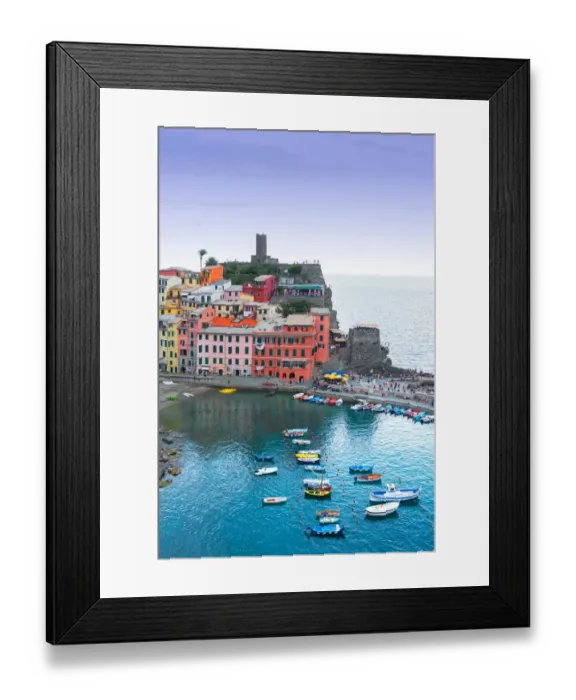 Framed Print : Vernazza, Cinque Terre, Italy Framed Print : Vernazza, Cinque Terre, Italy