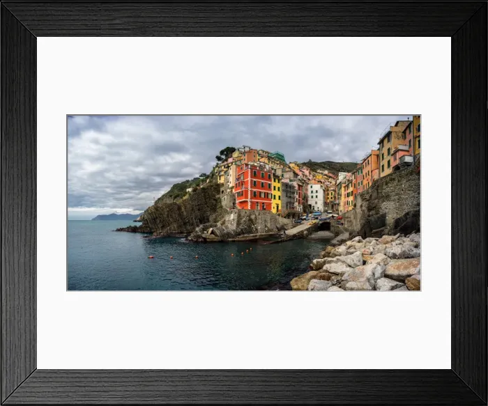 Framed Print : Riomaggiore, cinque terre, La Spezia, Liguria, Italy Framed Print : Riomaggiore, cinque terre, La Spezia, Liguria, Italy