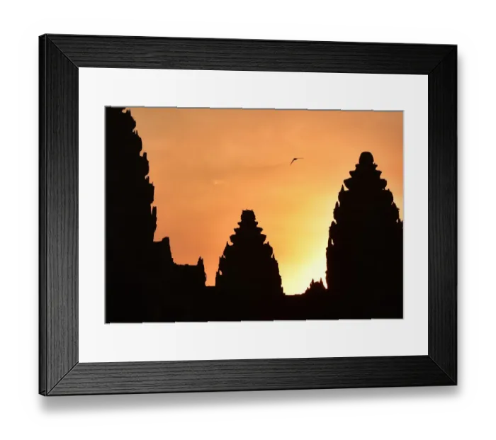 Framed Print : Angkor wat towers sunrise silhouettes - Cambodia Framed Print : Angkor wat towers sunrise silhouettes - Cambodia