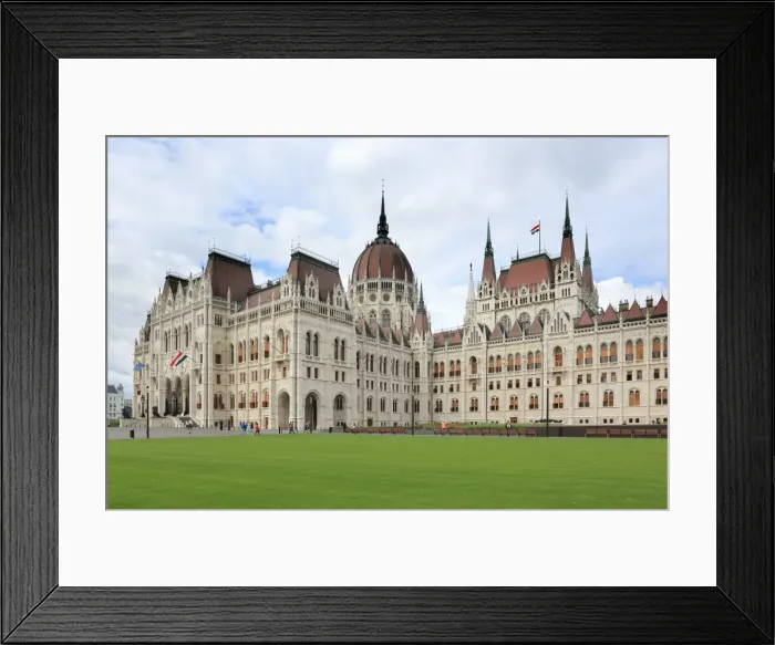 Framed Print : Hungarian Parliament, Budapest, Hungary Framed Print : Hungarian Parliament, Budapest, Hungary