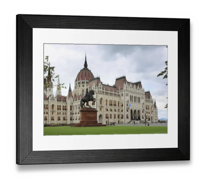 Framed Print : Hungarian Parliament, Budapest, Hungary Framed Print : Hungarian Parliament, Budapest, Hungary