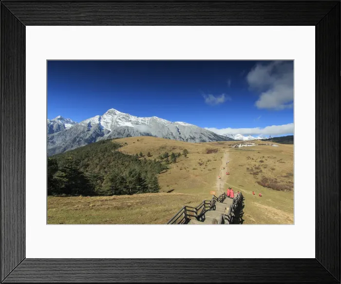 Framed Print : Panoramic view of the Jade Dragon Snow Mountain in Yunnan, China Framed Print : Panoramic view of the Jade Dragon Snow Mountain in Yunnan, China