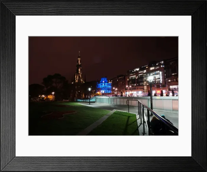 Framed Print : Princes street at night, Long Exposure, Edinburgh, United Kingdom Framed Print : Princes street at night, Long Exposure, Edinburgh, United Kingdom