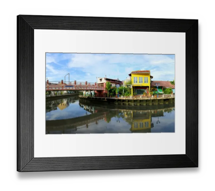Framed Print : Along the river in the town of Melaka, Malaysia Framed Print : Along the river in the town of Melaka, Malaysia