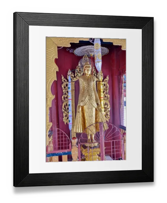 Framed Print : Gold statue at Shwe zi gon paya Temple, Bagan, Myanmar. Asia Framed Print : Gold statue at Shwe zi gon paya Temple, Bagan, Myanmar. Asia