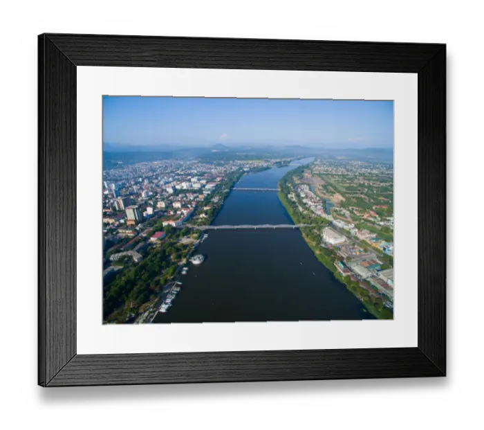 Framed Print : Trang Tien (or Truong Tien) bridge from above in Hue, Vietnam