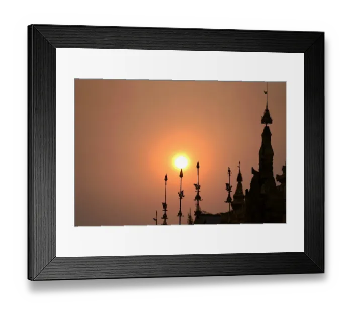 Framed Print : Silhouette suset pagoda in bagan mandalay Framed Print : Silhouette suset pagoda in bagan mandalay