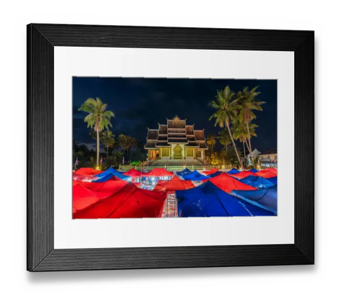 Framed Print : Wat Xieng Thong, Buddhist temple in Luang Prabang World Heritage, Laos Framed Print : Wat Xieng Thong, Buddhist temple in Luang Prabang World Heritage, Laos
