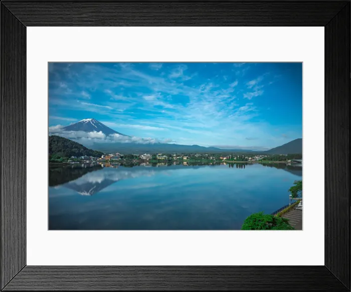 Framed Print : Snow cap Fuji Mountain and reflection on a sunny day, Kawaguchiko, Japan Framed Print : Snow cap Fuji Mountain and reflection on a sunny day, Kawaguchiko, Japan