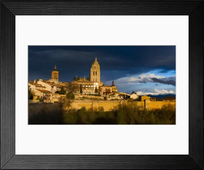 Framed Print : panoramic view of Segovia illuminated by the setting sun, Spain Framed Print : panoramic view of Segovia illuminated by the setting sun, Spain