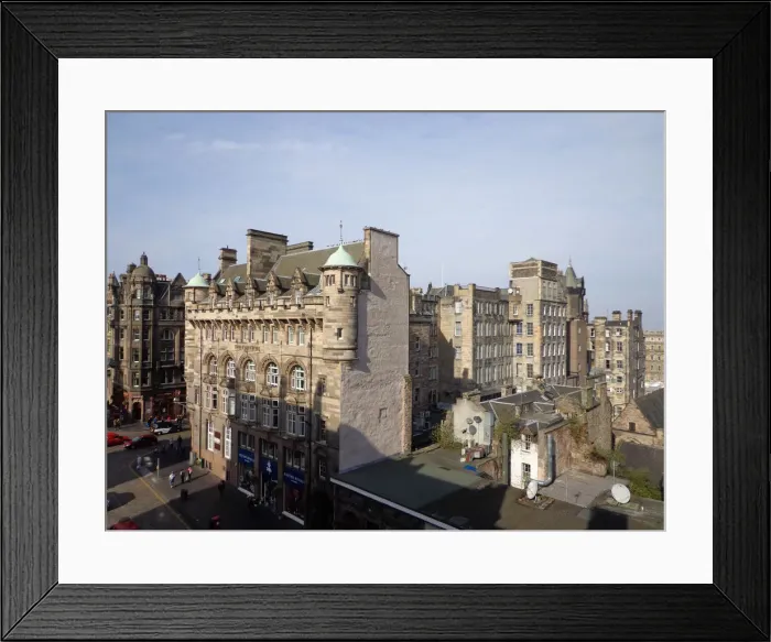 Framed Print : City Streets of Edinburgh in the Sunshine, Scotland, United Kingdom Framed Print : City Streets of Edinburgh in the Sunshine, Scotland, United Kingdom