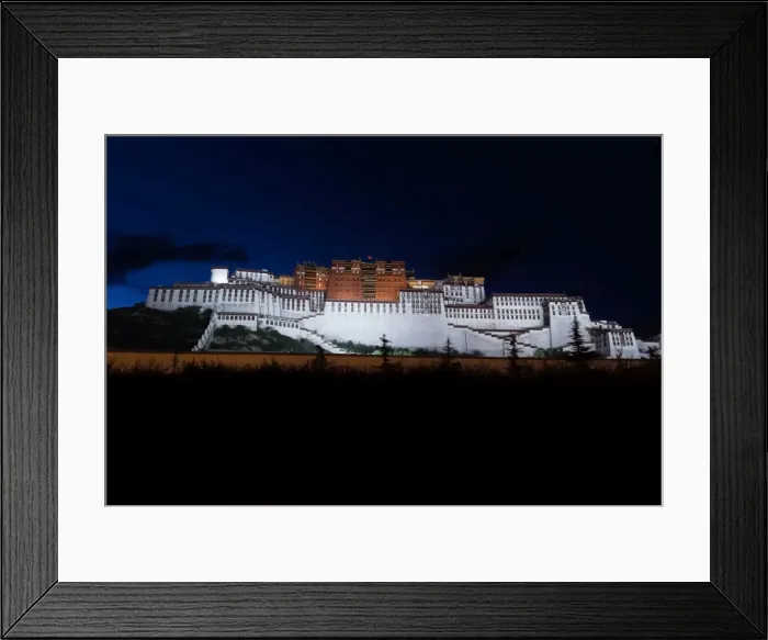 Framed Print : The Potala Palace at night, Lhasa, Tibet, China Framed Print : The Potala Palace at night, Lhasa, Tibet, China