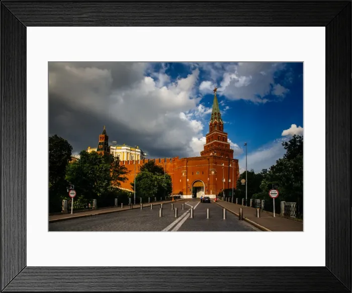 Framed Print : Entrance to Moscow Kremlin Framed Print : Entrance to Moscow Kremlin