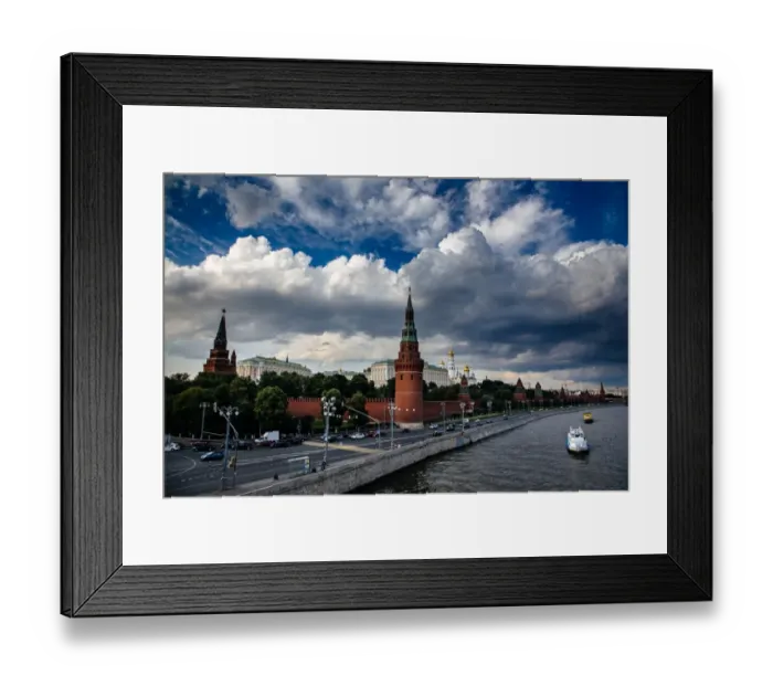 Framed Print : View on Kremlin and Moscow river from Bolshoy Kamenny Bridge Framed Print : View on Kremlin and Moscow river from Bolshoy Kamenny Bridge