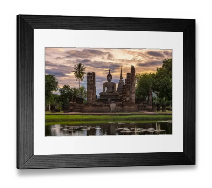 Framed Print : Wat Si Chum (temple) in Sukhothai historical park, Sukhothai, Thailand Framed Print : Wat Si Chum (temple) in Sukhothai historical park, Sukhothai, Thailand