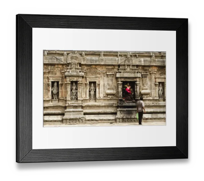 Framed Print : Prayer at Darasuram Airavateswarar Temple Framed Print : Prayer at Darasuram Airavateswarar Temple