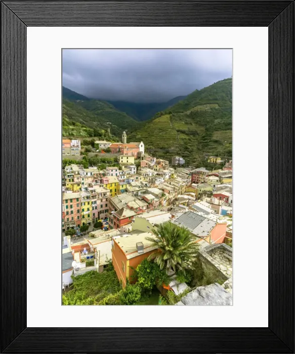 Framed Print : Vernazza small town, Cinque Terre Framed Print : Vernazza small town, Cinque Terre