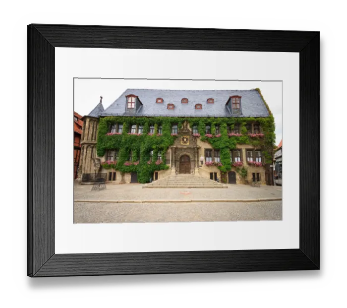 Framed Print : Capitols. Town hall (Rathaus) in historic Quedlinburg, Lower Saxony, Germany Framed Print : Capitols. Town hall (Rathaus) in historic Quedlinburg, Lower Saxony, Germany