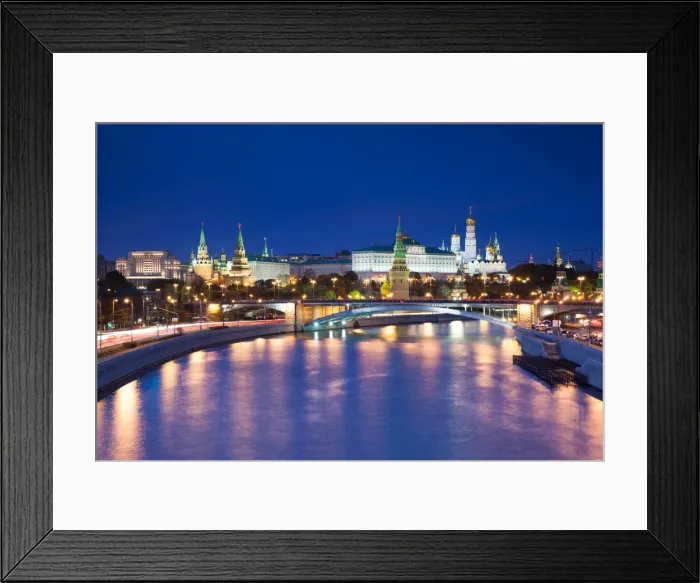 Framed Print : Moscow Kremlin and Moskva river at dusk Framed Print : Moscow Kremlin and Moskva river at dusk