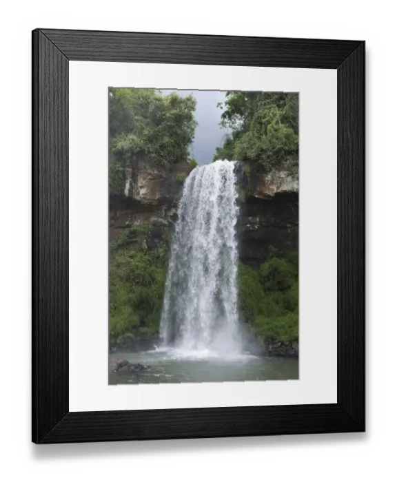 Framed Print : Cascade at Iguazu Waterfalls, Brazil / Argentina Framed Print : Cascade at Iguazu Waterfalls, Brazil / Argentina