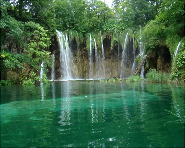 Waterfalls, Plitvice Lakes, Croacia