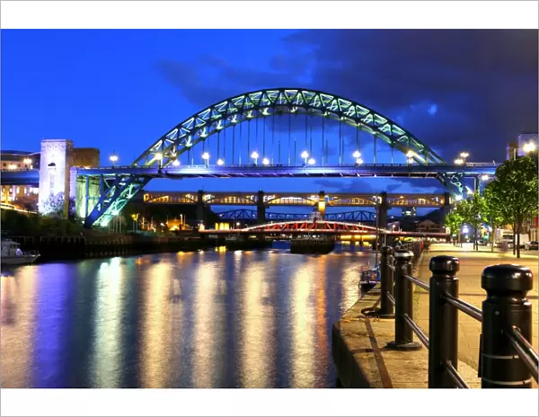 Late evening at the bridges over the River Tyne, Newcastle upon Tyne, England