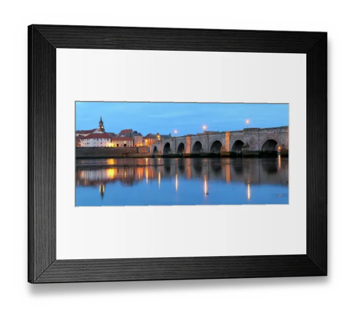 Framed Print : Calm evening in Berwick-upon-Tweed, England Framed Print : Calm evening in Berwick-upon-Tweed, England