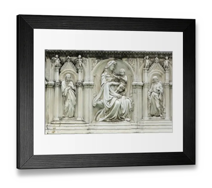 Framed Print : Fountain on Piazza del Campo Framed Print : Fountain on Piazza del Campo
