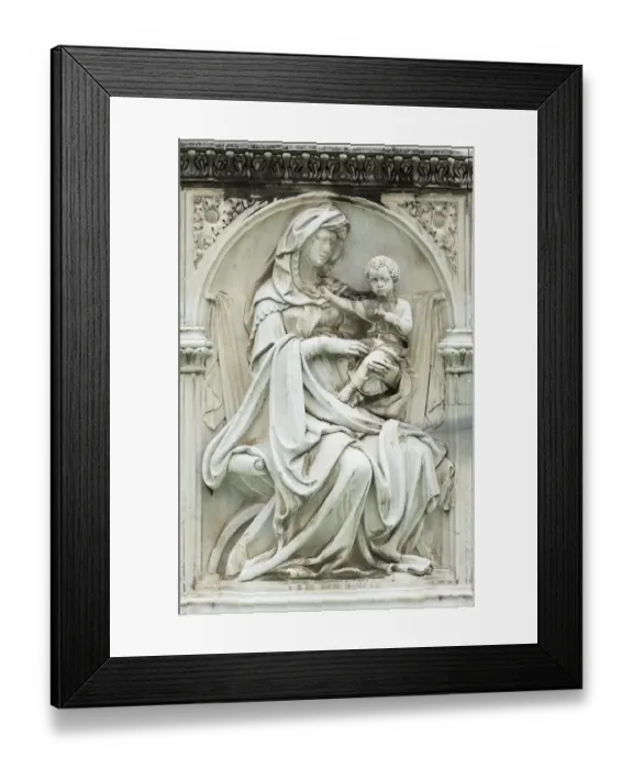 Framed Print : Fountain on Piazza del Campo Framed Print : Fountain on Piazza del Campo