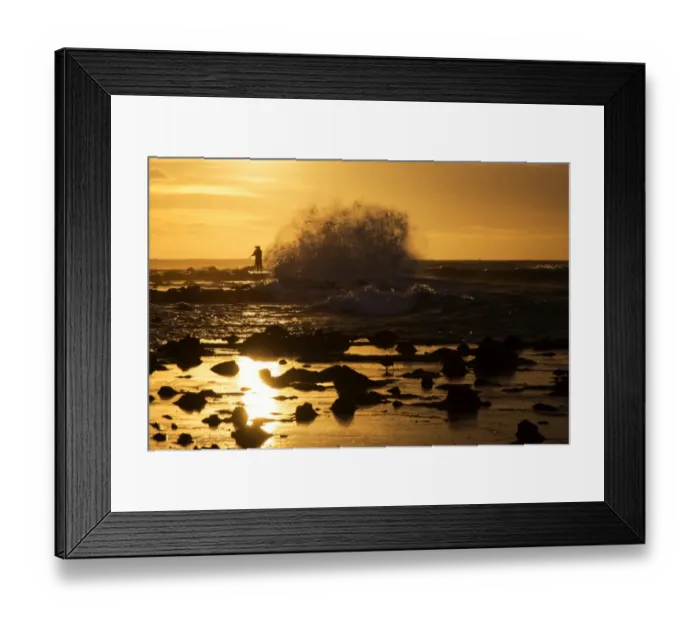 Framed Print : A photographer and the big wave at Curio Bay Framed Print : A photographer and the big wave at Curio Bay