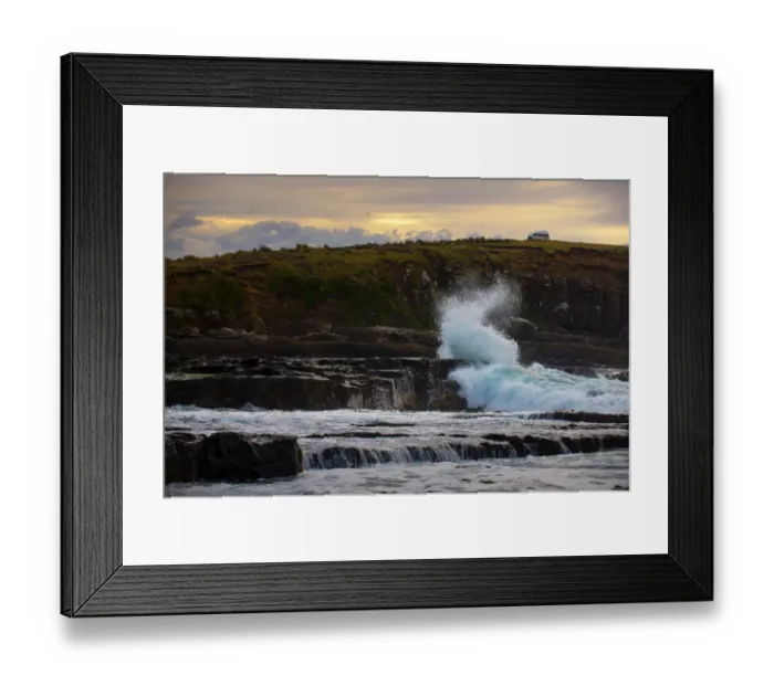 Framed Print : Big wave at Curio Bay Framed Print : Big wave at Curio Bay