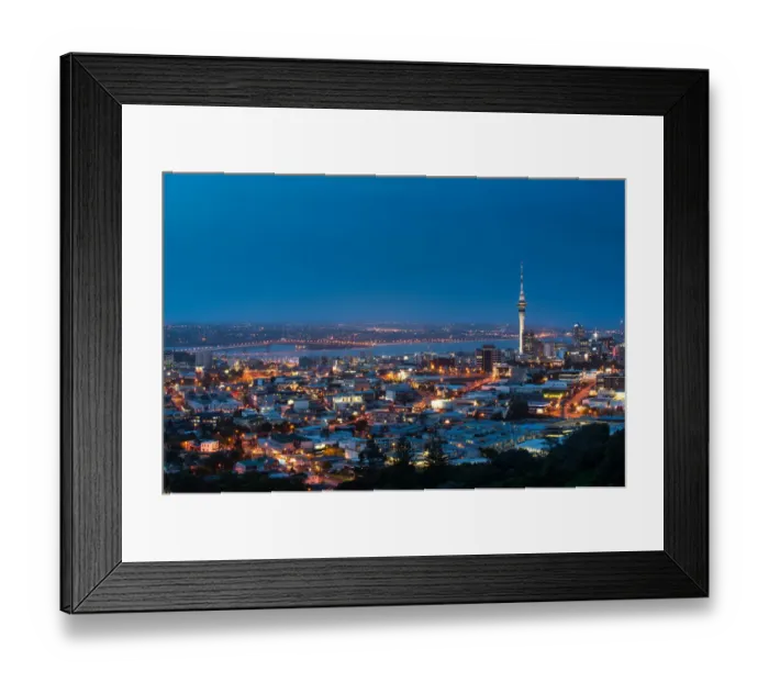 Framed Print : The sky tower and Auckland city Framed Print : The sky tower and Auckland city