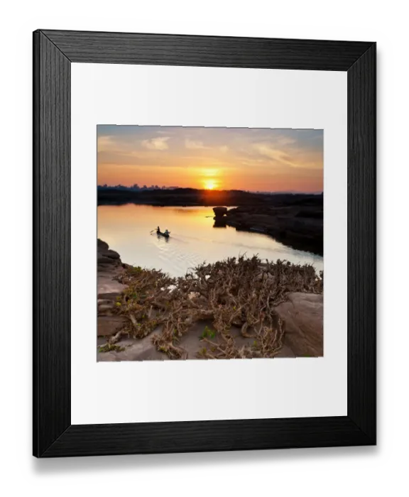 Framed Print : The local fihermen at Samphanbok Rocks, Thailand Framed Print : The local fihermen at Samphanbok Rocks, Thailand