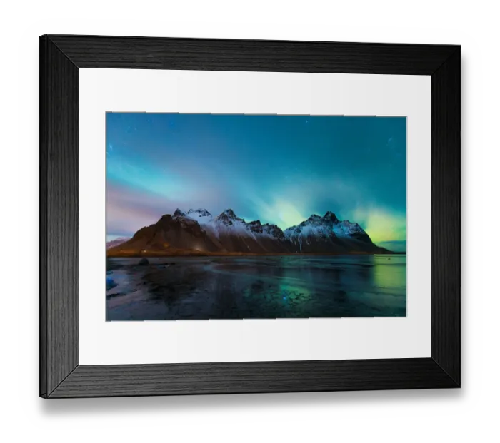Framed Print : Vesturhorn and the northern lights, Iceland Framed Print : Vesturhorn and the northern lights, Iceland
