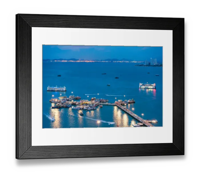 Framed Print : Laem Bali-Hai Pier, Pattaya, Thailand