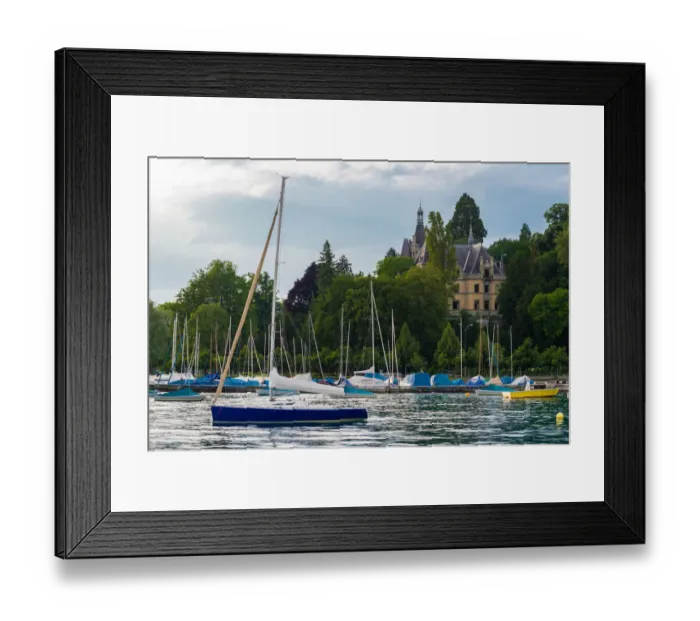 Framed Print : Sailing pier lacates beside lake Thun, Switzerland Framed Print : Sailing pier lacates beside lake Thun, Switzerland