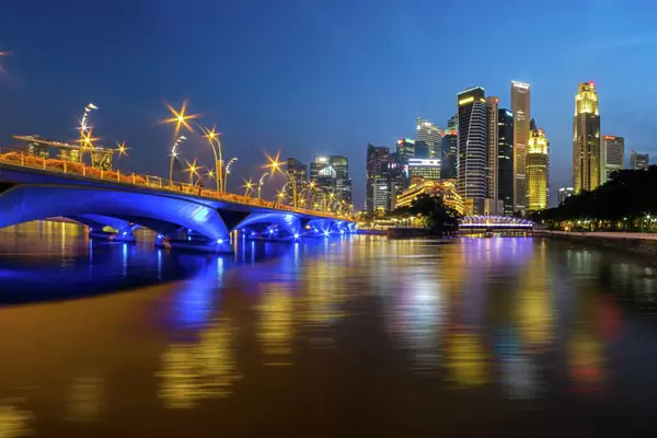Esplanade Bridge in Singapore