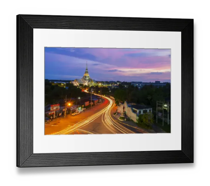 Framed Print : Sothon Wararam Worawihan Temple