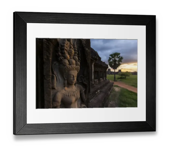 Framed Print : Apsara portrait in Angkor Wat Framed Print : Apsara portrait in Angkor Wat
