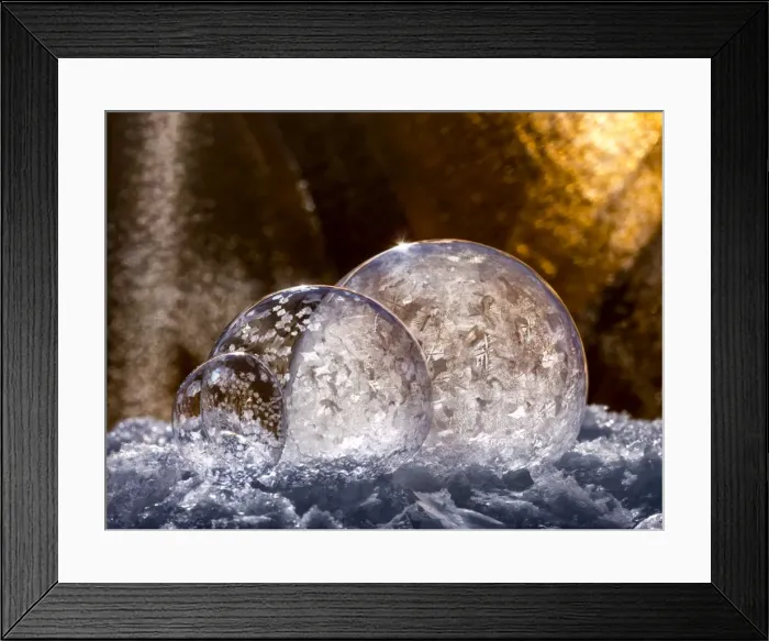 Framed Print : 3 frozen bubbles Framed Print : 3 frozen bubbles
