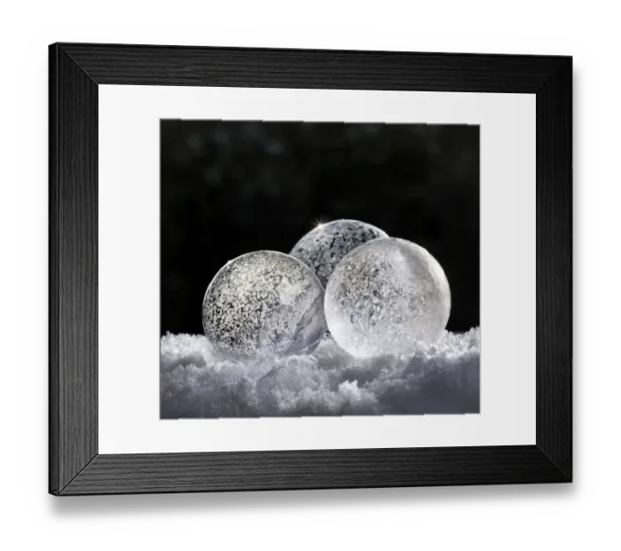 Framed Print : 3 frozen bubbles Framed Print : 3 frozen bubbles